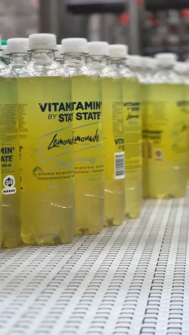 Perfektion på vej til dig 🍋☀️🥤🇩🇰 Vi glæder os SÅ meget til at høre, hvad i synes om dem🤞🏻🍋😍 #MADEINDENMARK 

#STATEDRINKS #VITAMINDRIK #STATE #NYHED #LEMONADE #PALATINOSE #VITAMINER #DANMARK